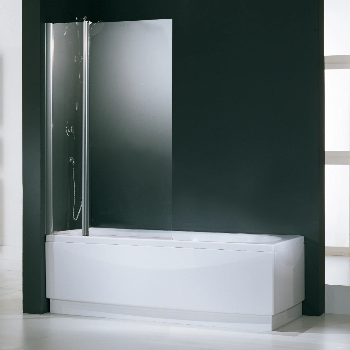 Novellini Aurora 3 Panel Folding Bath Shower Screen 1500 X 980 Mm AURORAN3-1B 2 Novellini Aurora 3 Panel Folding Bath Shower Screen 1500 X 980 Mm AURORAN3-1B - Image 2