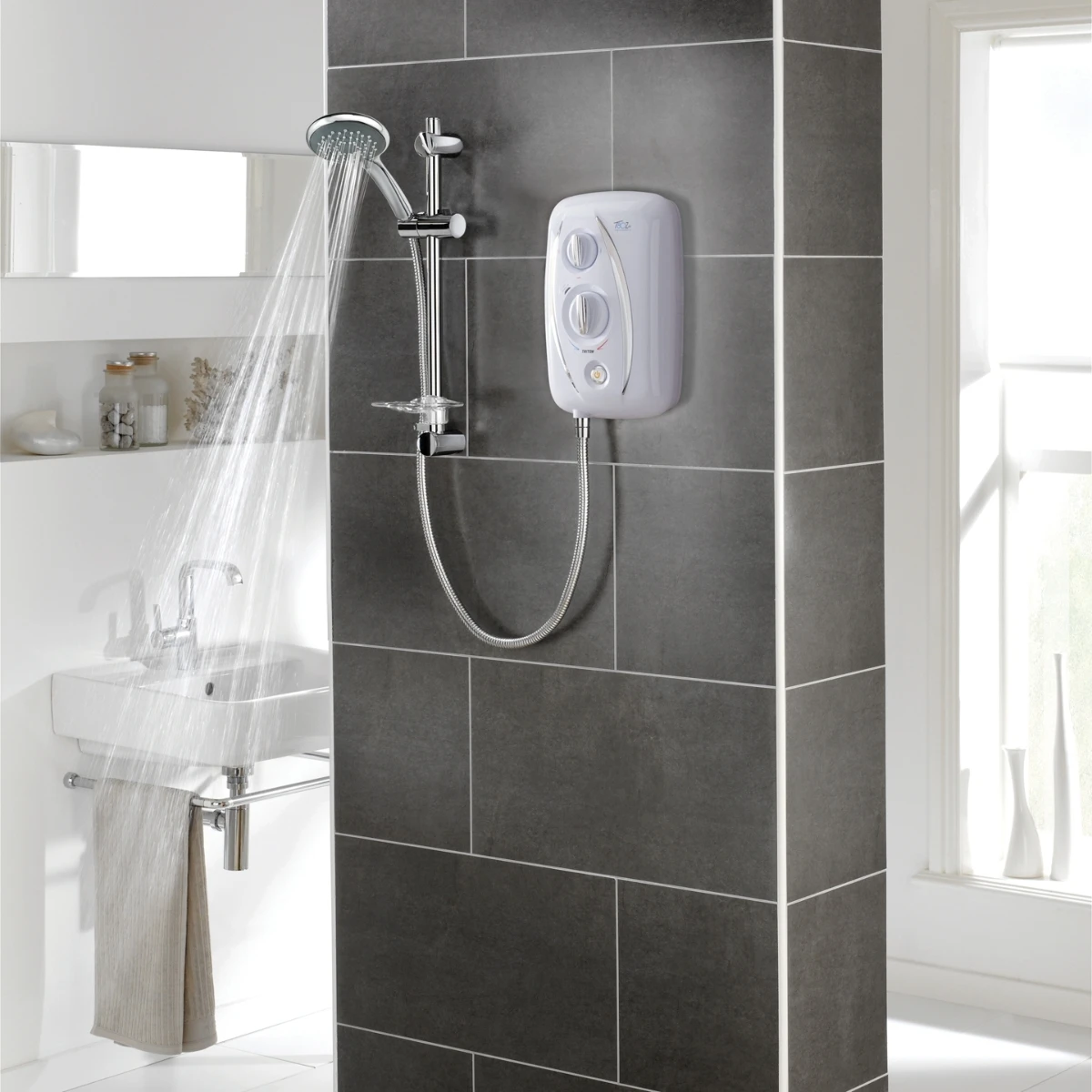 Triton T80Z Thermostatic Fast-Fit 8.5 KW Electric Shower SP8008ZFFTHM 2 Triton T80Z Thermostatic Fast-Fit 8.5 KW Electric Shower SP8008ZFFTHM - Image 2