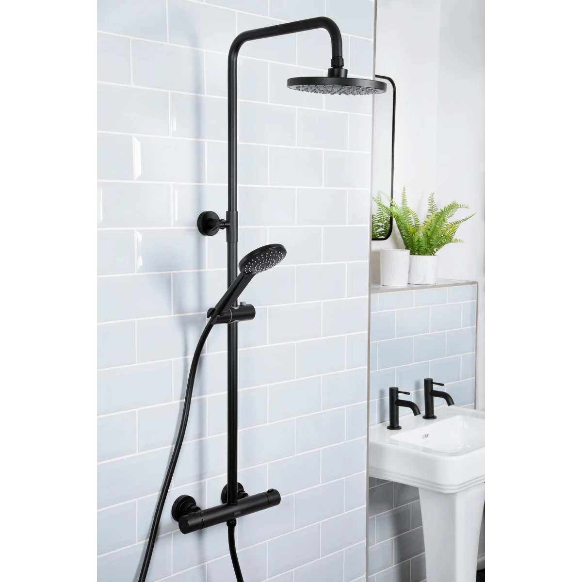 Bristan Buzz Adjustable Rigid Riser Diverter Bar Shower Black 9 Bristan Buzz Adjustable Rigid Riser Diverter Bar Shower Black - Image 9